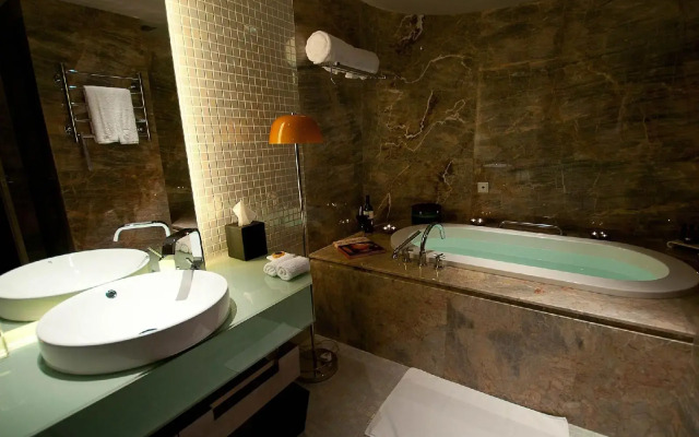 Elegant Hotel Shanghai Bund