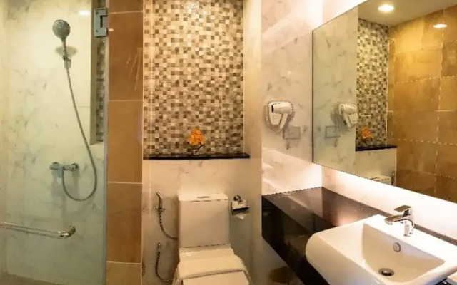 Crystal Luxury Hotel
