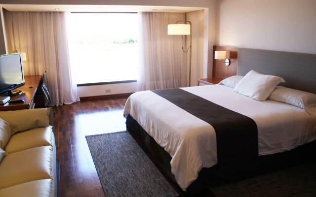 Yacht & Golf Club Paraguayo, a Tribute Portfolio Resort