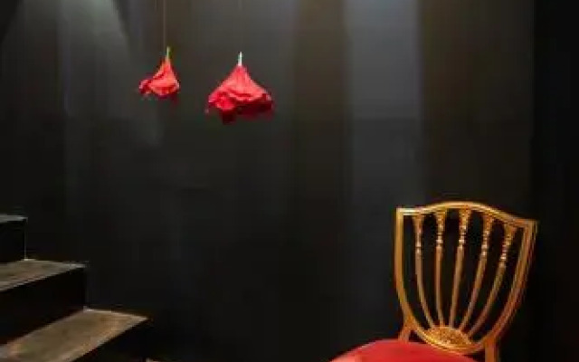 Zrooms Suites