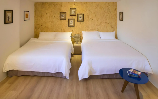 Light Hostel