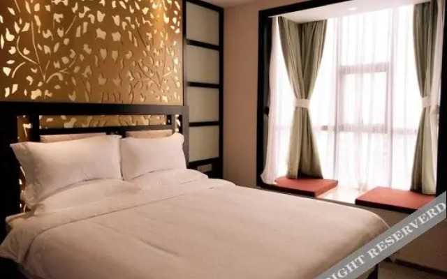 Super 8 Hotel (Hechi Bus Terminal)