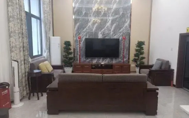 Tinghua B & B