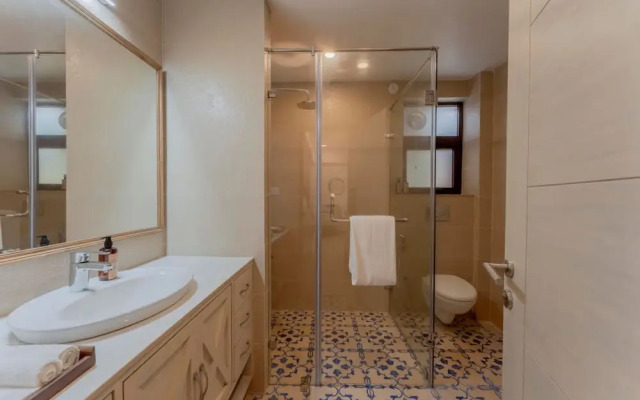 1BR Apt in Candolim With Pool 5 Mins From Beach