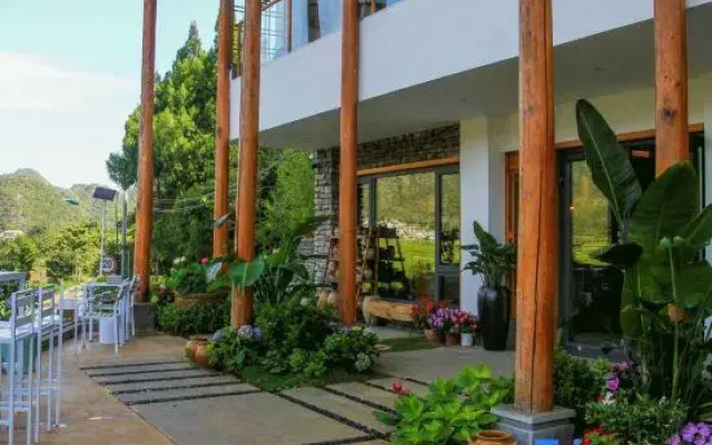 Xingyi Wanfenglin Ruhuazaoye Homestay (Baguatian Observation Deck)