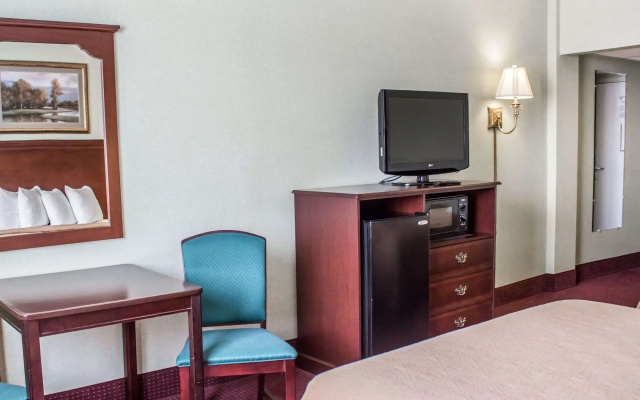 Quality Inn & Conference Center Franklin Downtown