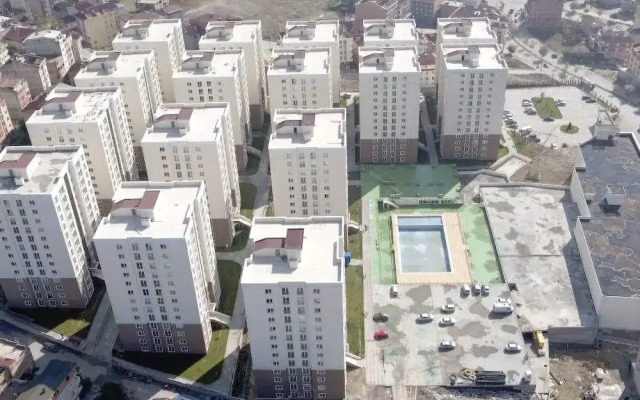 Safe Secure 3 bedroom top floor flat