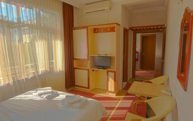 Leman Akçay Otel