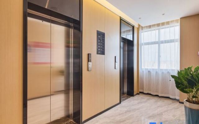 Urba hotel  (Anji Wanda Sulu Metro Station Branch)