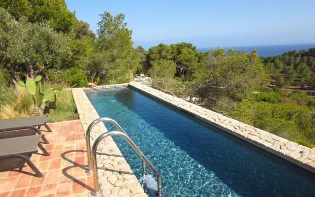 Stunning View Over the bay of Talamanca and Ibiza City