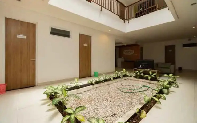 RedDoorz Syariah near Prasetya Mulya Cilandak campus