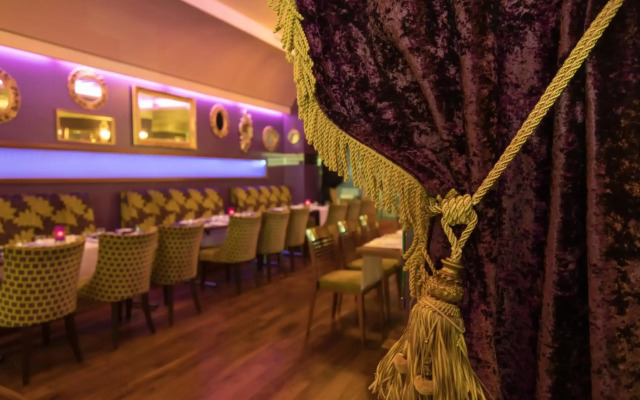 Raheen Woods Hotel