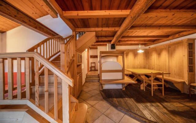 Mandarda stile rustico 6/8 letti