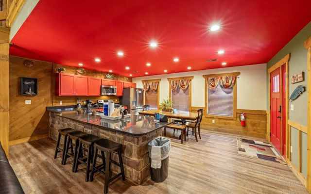 Splash Mansion - Four Bedroom Chalet