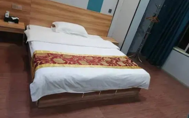 Fengcheng Qiandu Hotel