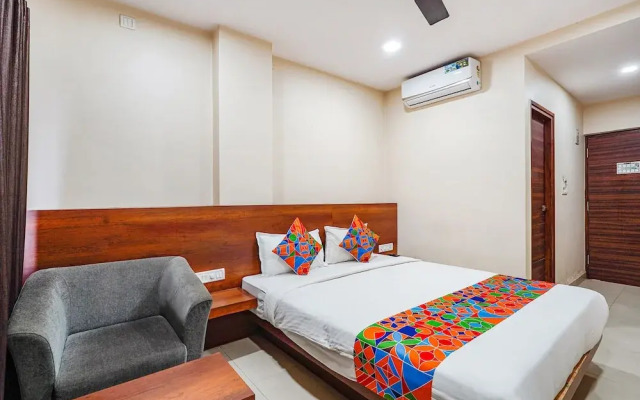 Fabhotel Rove Inn & Suites