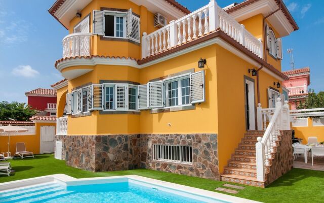Villa With Pool in Sonnenland Q10