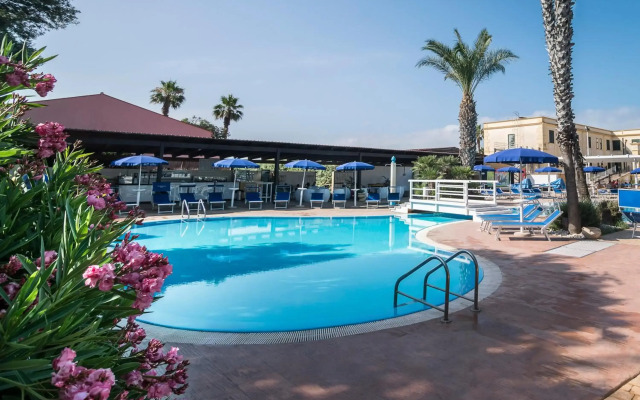 Delfino Beach Hotel