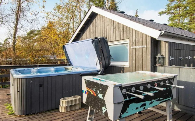 6 Person Holiday Home in Ebeltoft-by Traum