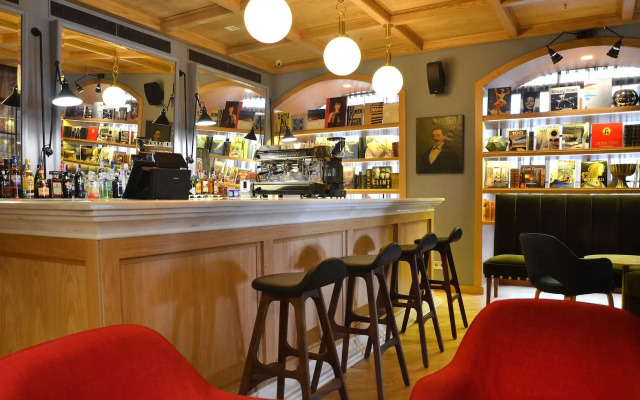 Browns Central Hotel