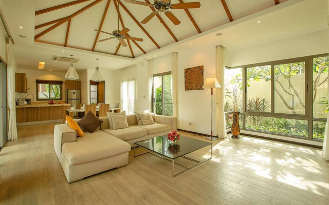 Saiyuan Estate by TropicLook