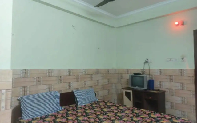 Prateek Residency by Goroomgo