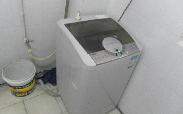 Mr. Chen's Self-Serve Family Inn