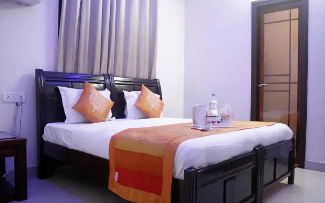OYO 780 Hotel Nirvana Palace