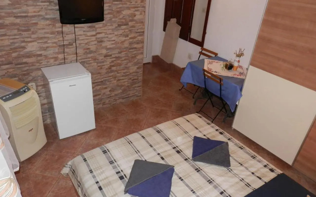 Guest House Tiho 832