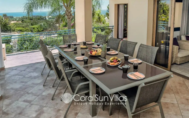 Exceptional Large Villa, Free Heated Pool 1 NOV - 15 Jan, Privacy,prime Location