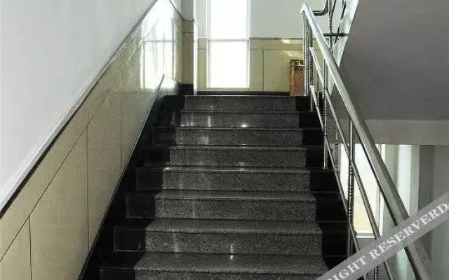 Yingjie Collection Hotel (Zibo Aluminum City Shopping Center Shandong Aluminum Vocational College)