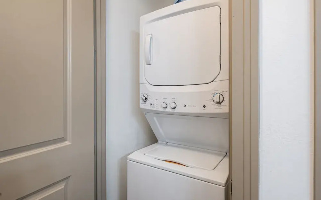 TWO Modern CozySuites at Town Lake