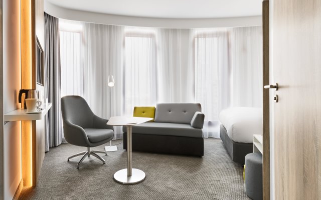 Holiday Inn Express Warsaw - The HUB, an IHG Hotel