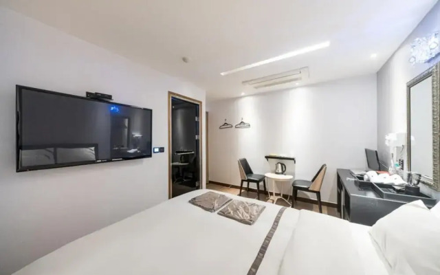 Wolmido W Tourist Hotel