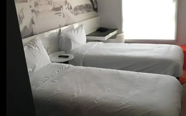 ibis styles Montevideo Biarritz Hotel
