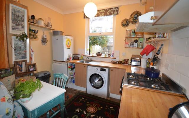 Beautiful 2 Bedroom House In St Werburgs