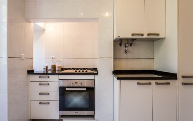 JOIVY Lovely 3BR Apt w/ workspace, nearby Botanical Garden of Lisbon