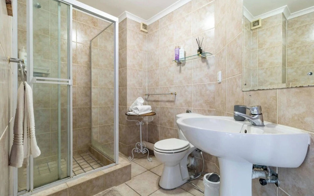 Beachfront Villa Sea Breeze, Hout Bay, Cape Town