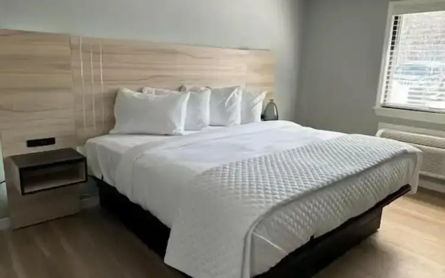 Road House Hotel & RV Park