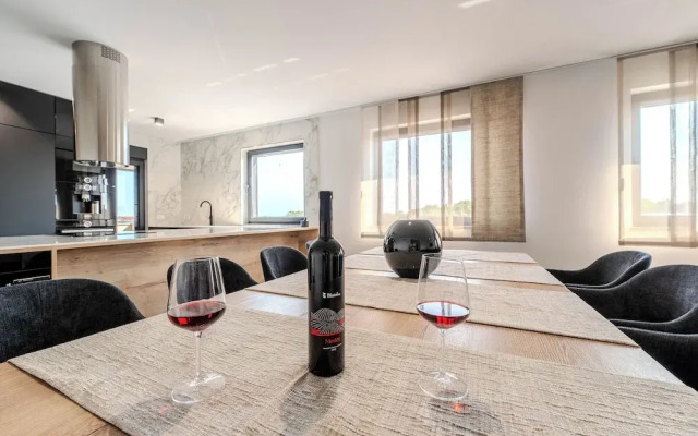 Penthouse Adela