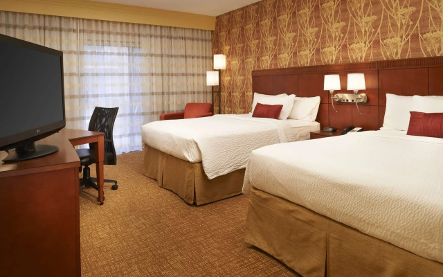 Courtyard Toledo Airport Holland