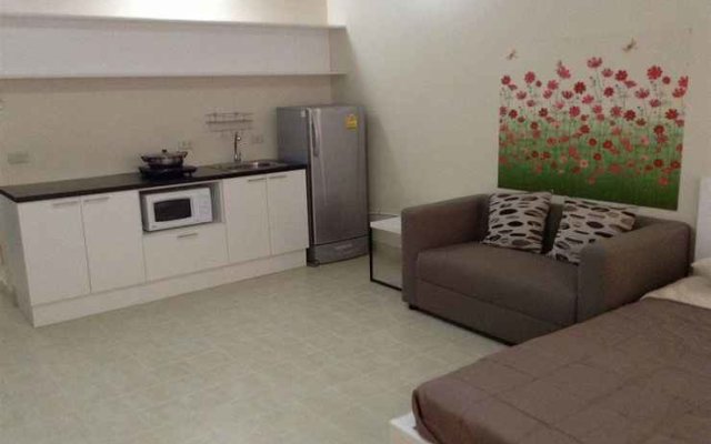 Room in B&B - Dmk Don Mueang Airport Guest House