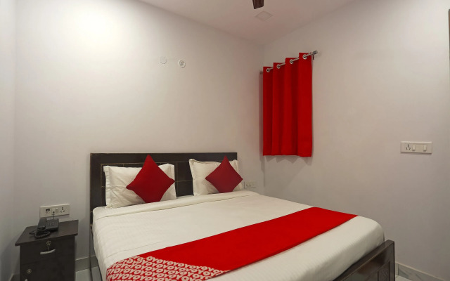 OYO 41215 Three Kings