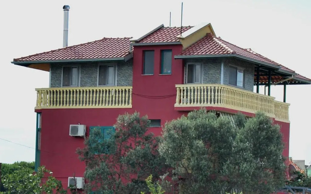 H and H Guesthouse