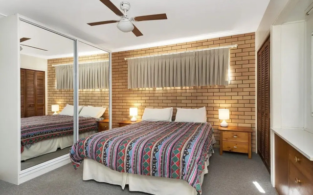 Ground floor air conditioned, fabulous waterviews overlooking Pumicestone Passage