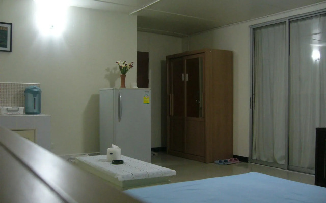 IMPACT Muang Thong Thani Service Condo