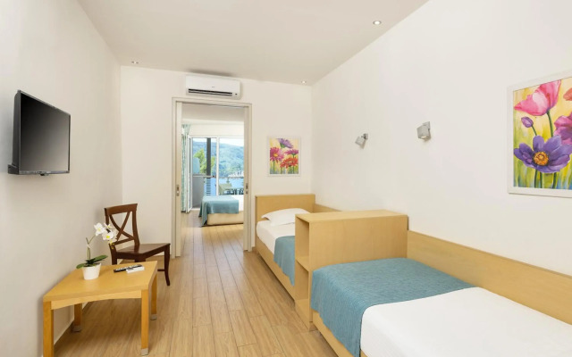 Akrotiri Beach Resort Hotel - Adults friendly