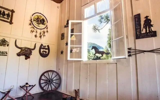 Lone Star Hostel Temático