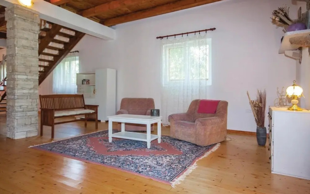 Amazing Home in Lozovac with Hot Tub, WiFi & 4 Bedrooms