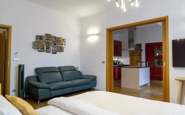 Katerina's Old Town Suite